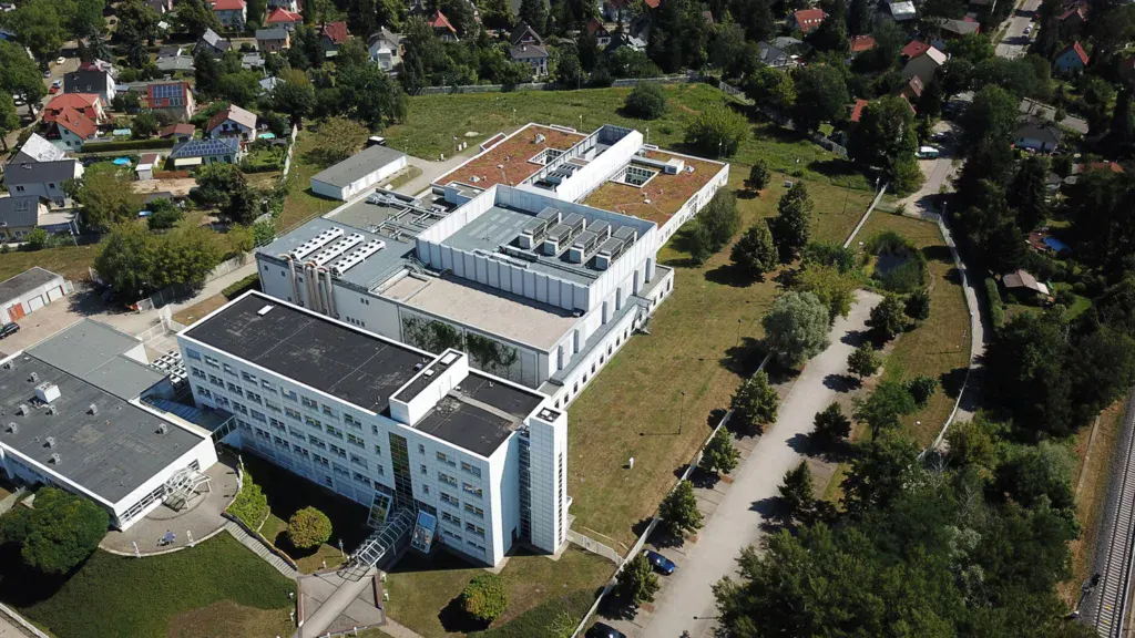 Luftaufnahme des Rechenzentrums Penta Infra BER01 in Berlin